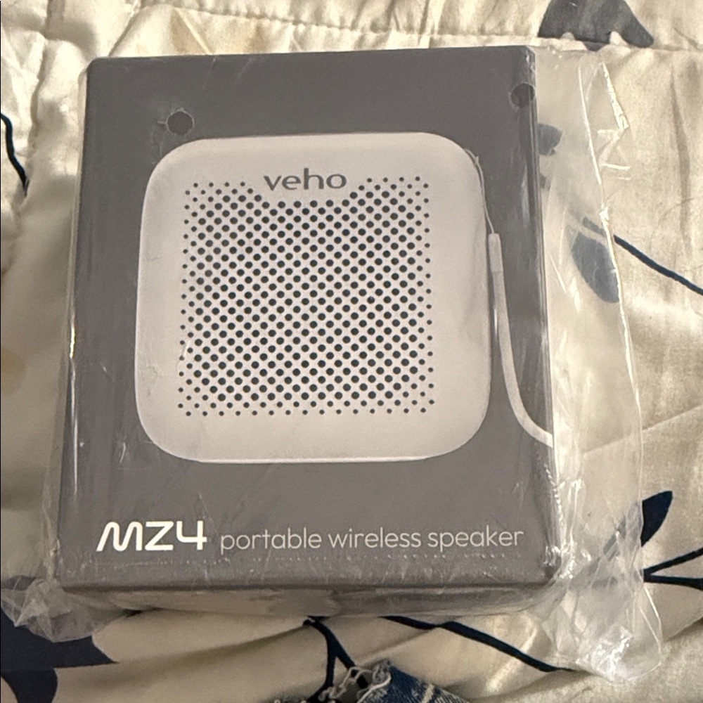 Veho MZ4 Compact Wireless Speaker - White